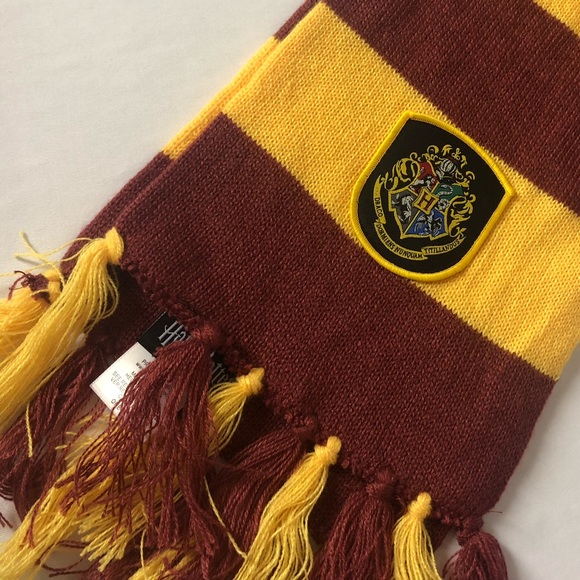 Harry Potter Bundle; 2 Medium Tops & a Scarf - Picture 4 of 5